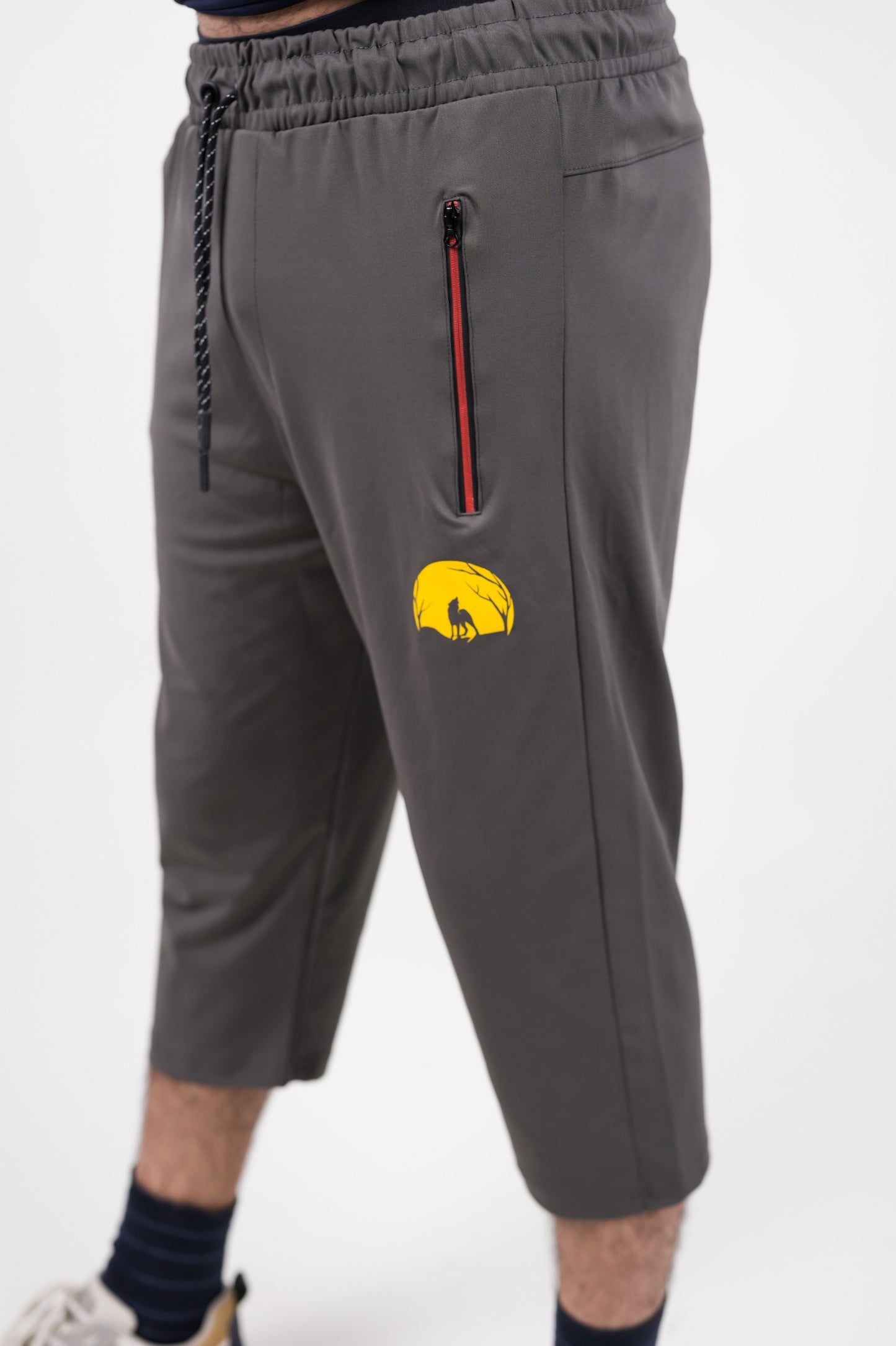 Grey Three-Quarter Short - Superior Performance The Polo Magician